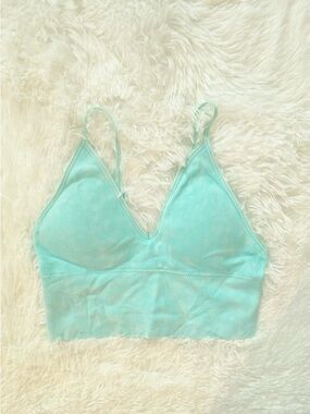 Zenana outfitter Light blue sports bra with size M adjustable straps